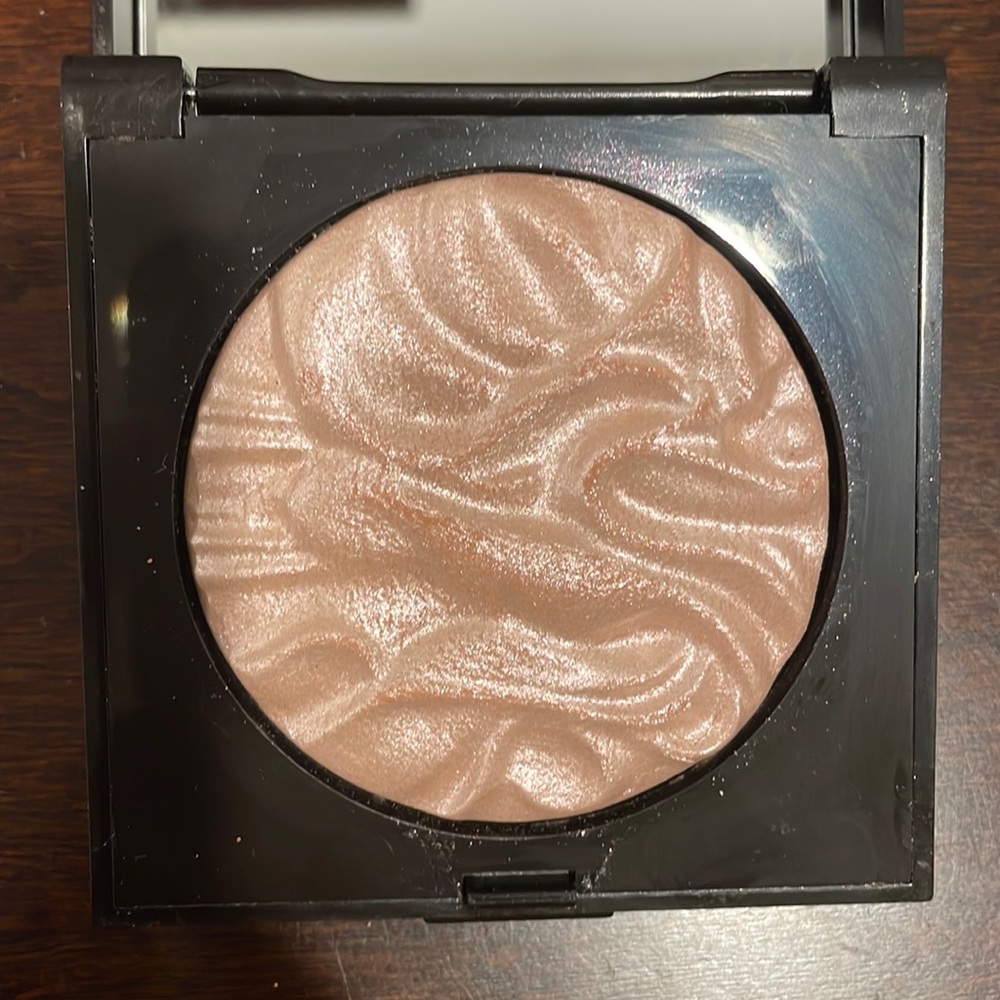 Laura Mercier Devotion Face Illuminator